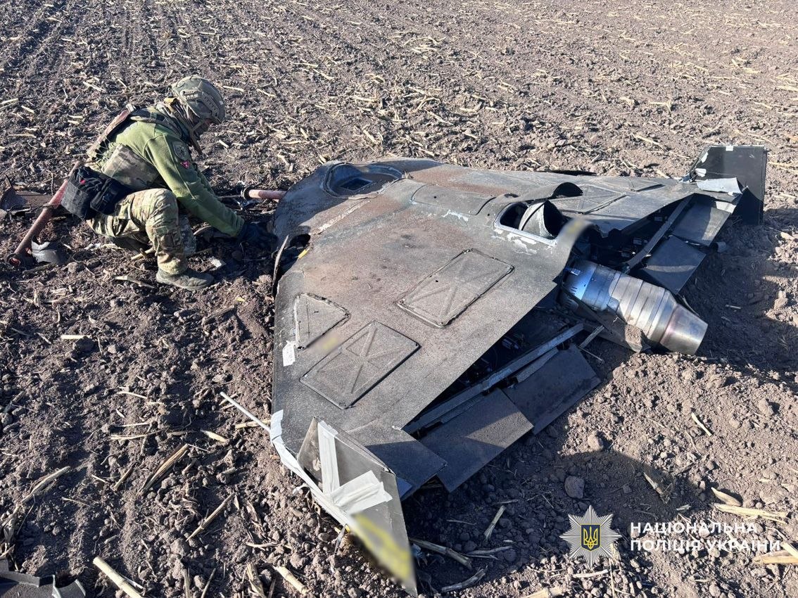 Вибухотехніки поліції знешкодили бойову частину ворожого безпілотника на Чернігівщині