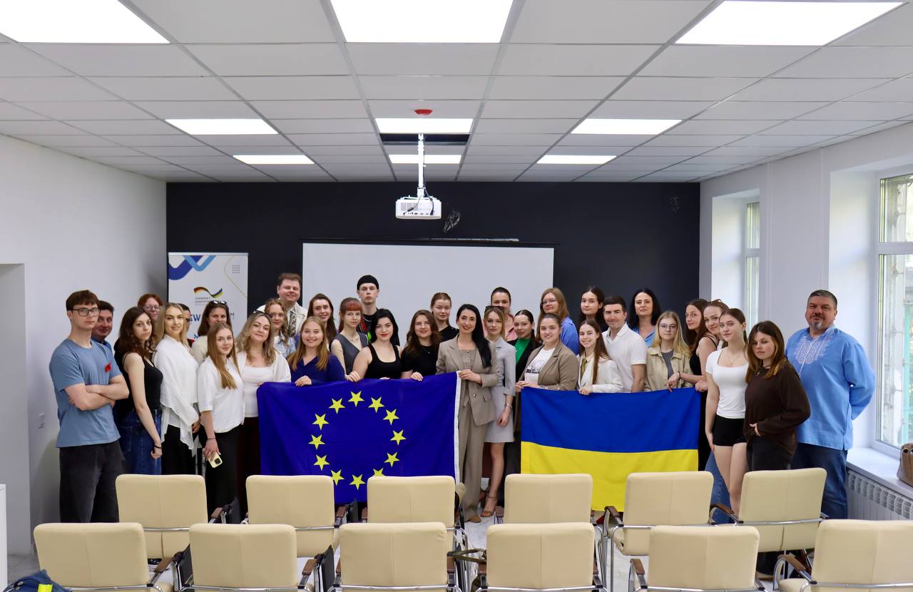 Round Table on European Opportunities for Youth Held in Chernihiv