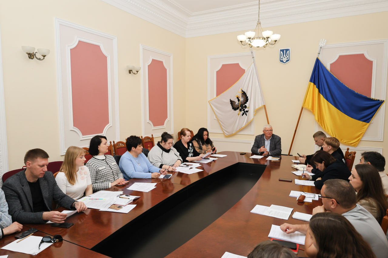 У Чернігові закликають управителів об'єктів пришвидшити заповнення електронних карток безбар'єрності