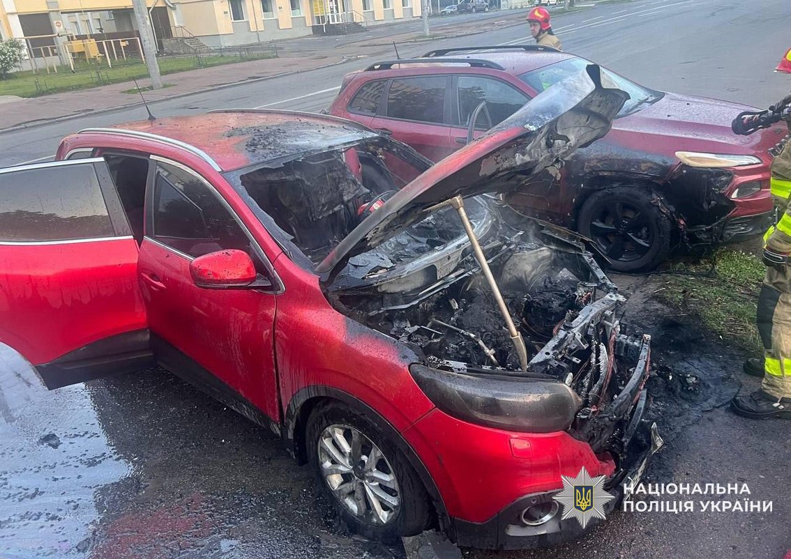 У Чернігові затримали чоловіка, який підпалив автомобіль