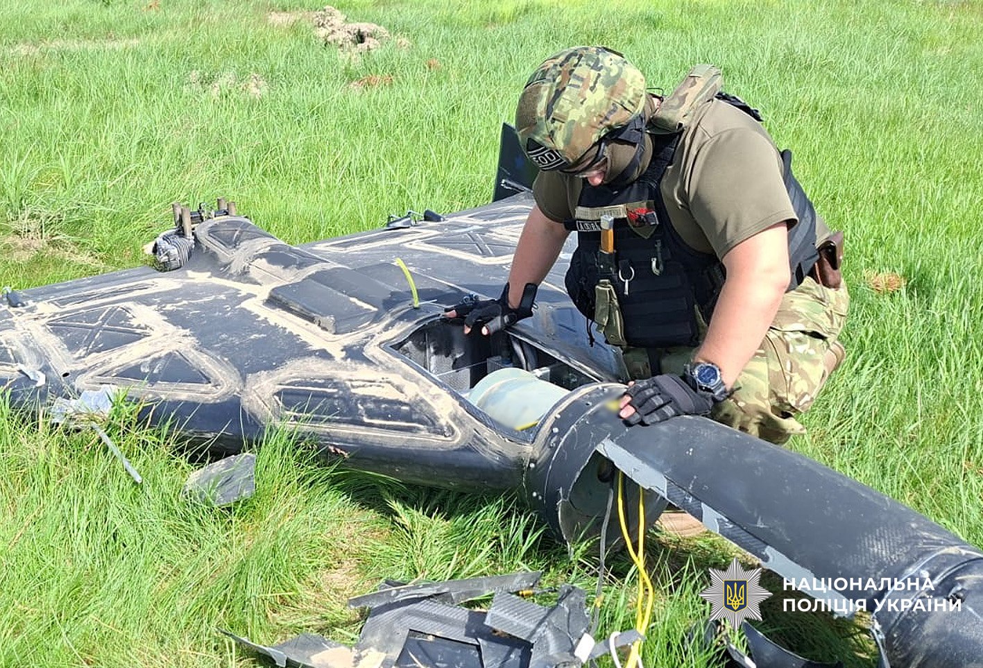 Вибухотехніки поліції знешкодили бойову частину ворожого безпілотника на Чернігівщині