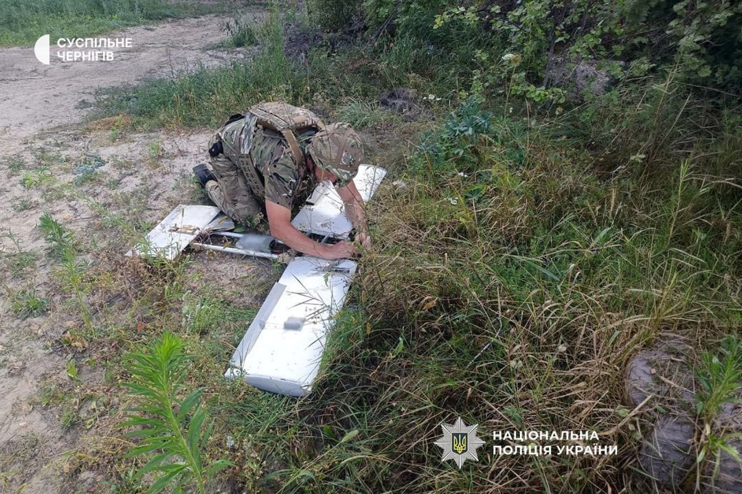 Вибухотехніки знешкодили бойові частини збитих російських дронів на Чернігівщині