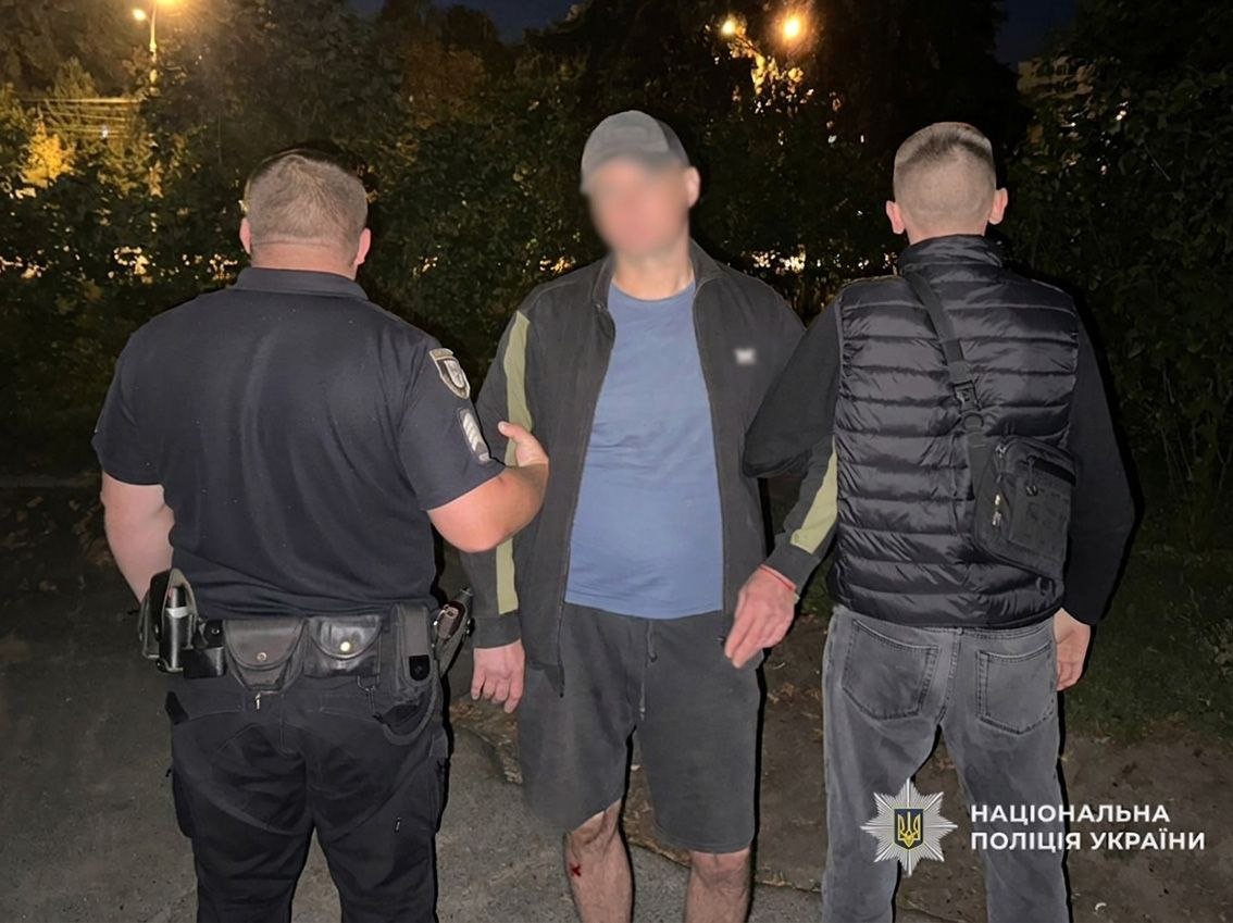 У Чернігові затримали грабіжника, який напав на працівницю аптеки